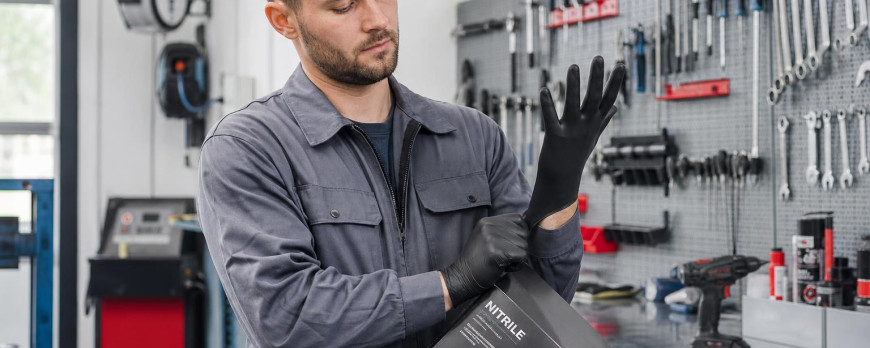 Gants nitrile professionnel : bien choisir selon son métier