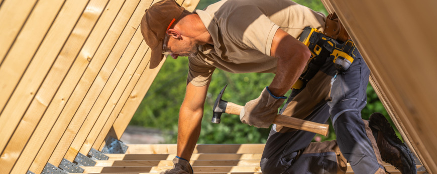 Charpentier : Vêtements de Travail et EPI Sécurité et Performance sur Chantier