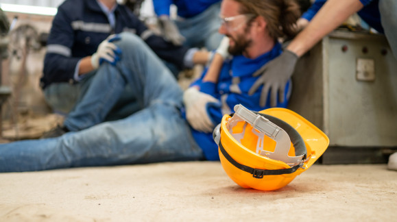Accidents du Travail les Plus Fr&eacute;quents : Comment les V&ecirc;tements Professionnels et EPI R&eacute;duisent les Risques