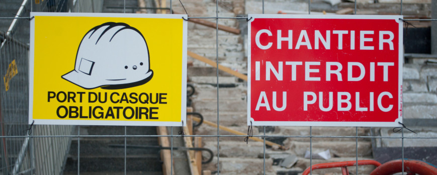 Obligation du port du casque sur chantier : guide complet